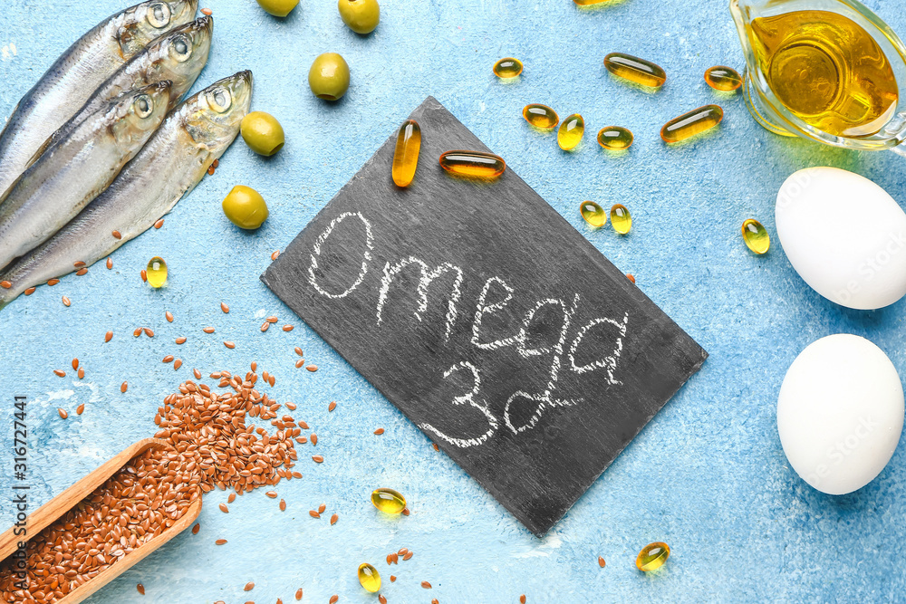 一套高omega 3和鱼油药丸的健康产品