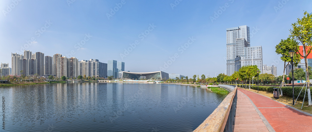 中国广州市南沙区蕉门凤凰湖公园全景