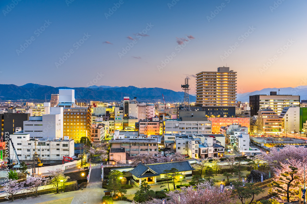 日本高夫市春天的城市景观