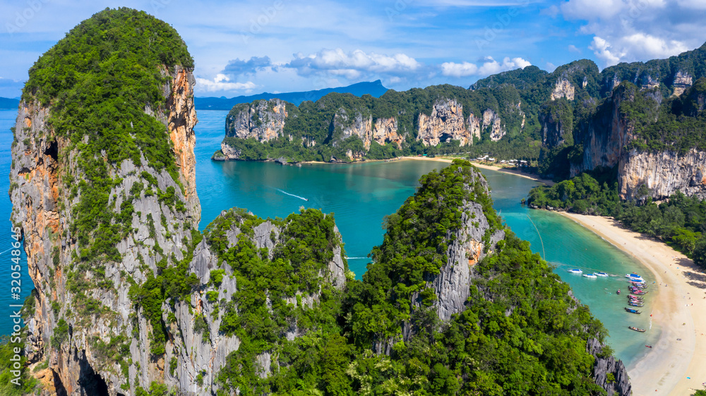 鸟瞰Railay East Beach美丽的海湾，甲米省，热带海岸，天堂海滩，T