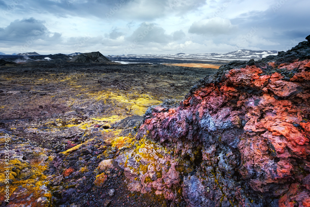 欧洲冰岛克拉弗拉火山附近Leirhnjukur地热谷的熔岩田。景观ph