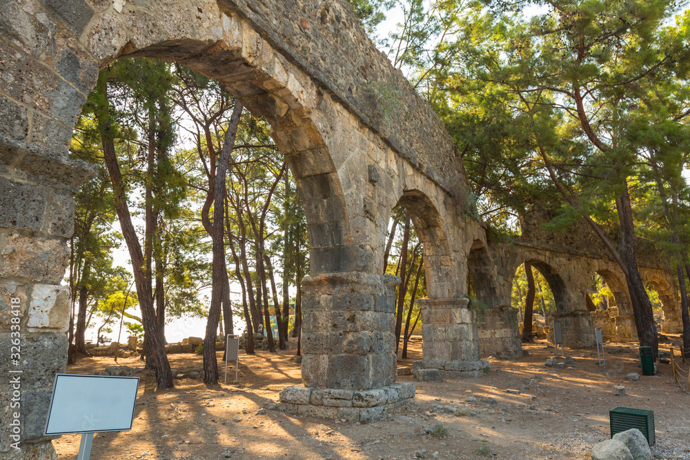 土耳其古Phaselis市渡槽遗址