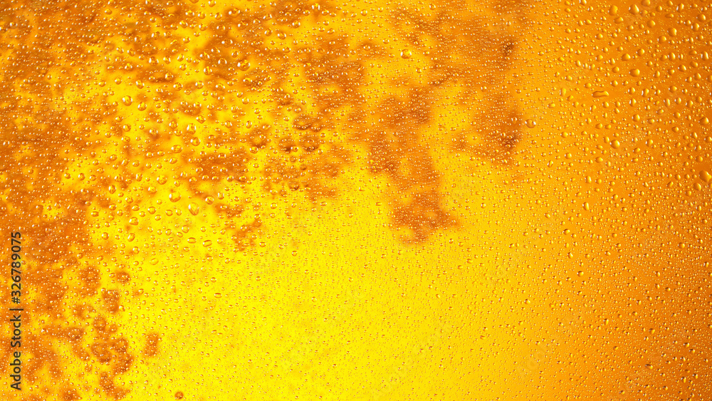 Detail of beer drink with bubbles