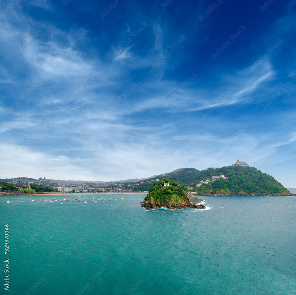 View of the island of Santa Clara .