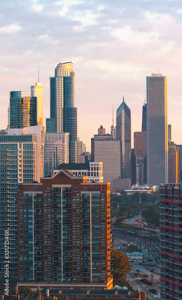 Downtown chicago cityscape skyscrapers skyline at sunset