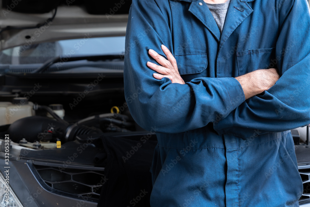 Professional mechanic providing car repair service