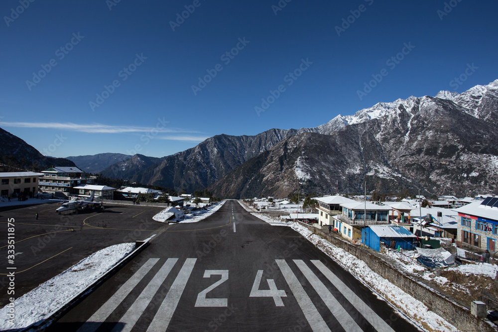 山区机场冬季