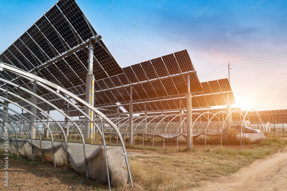 Génération photovoltaïque de panneaux solaires