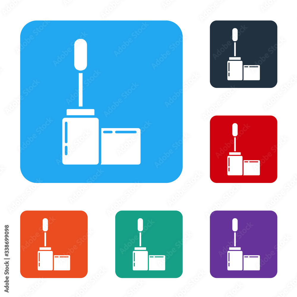 白色睫毛刷图标隔离在白色背景上。将图标设置为彩色方形按钮。矢量III