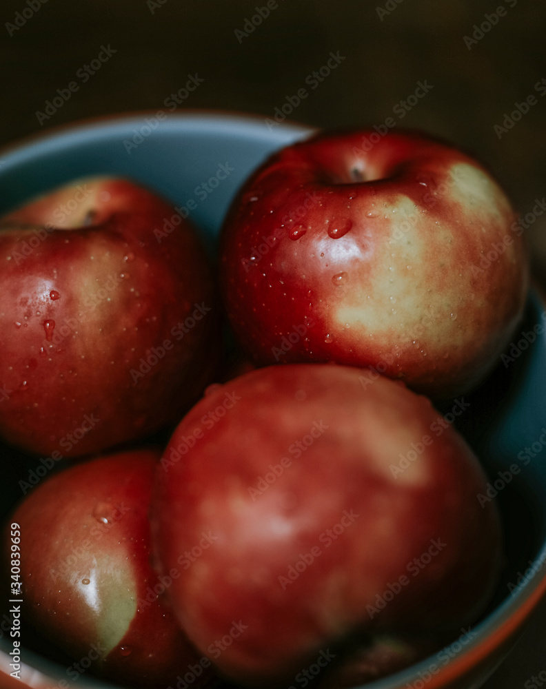 Bowl of apples