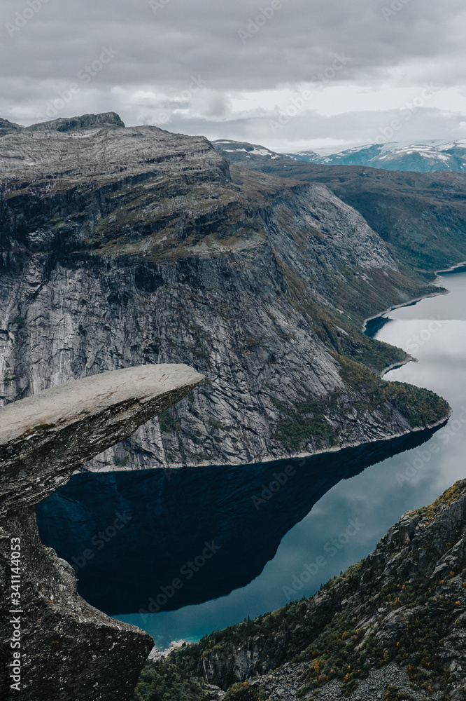 Odda的Trolltunga