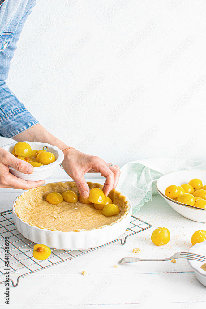 Plum tart with almond