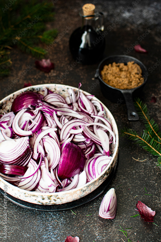 Sliced red onions