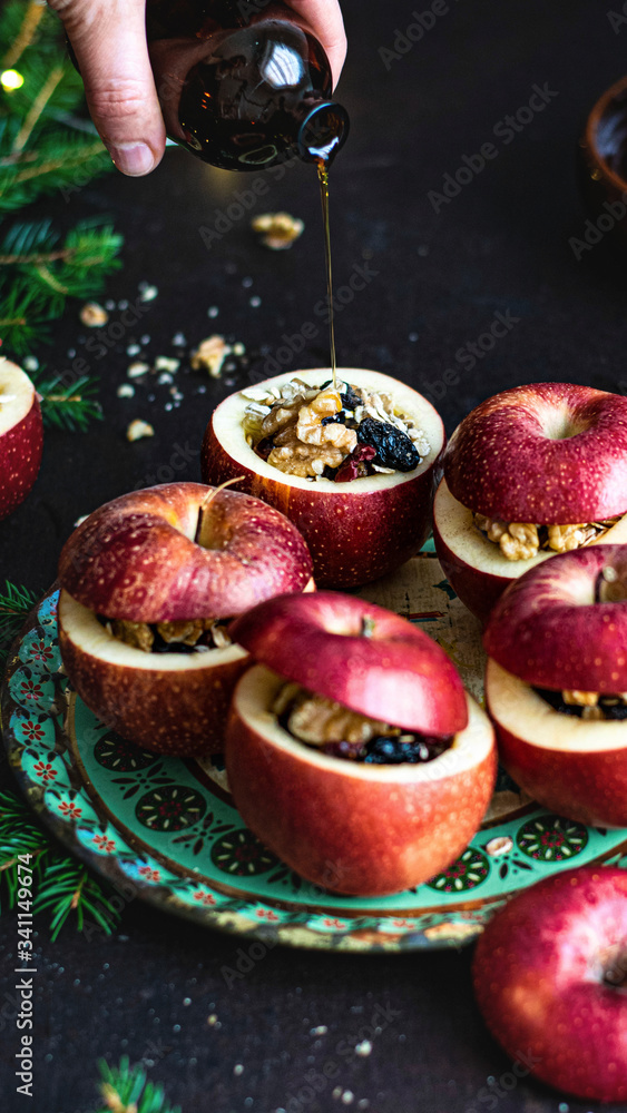 Apples stuffed with nuts