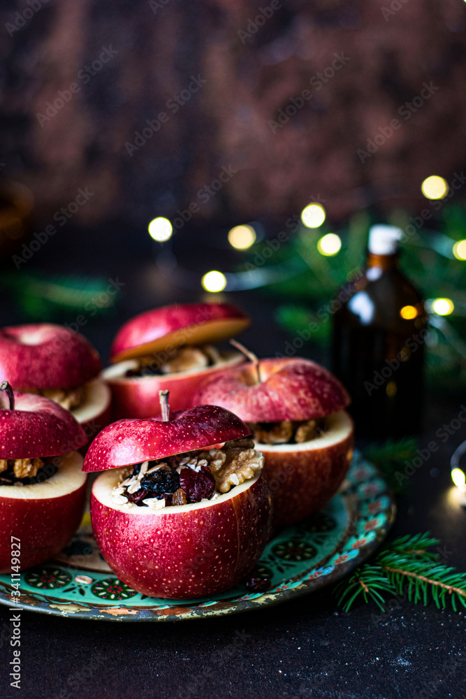 Apples stuffed with nuts