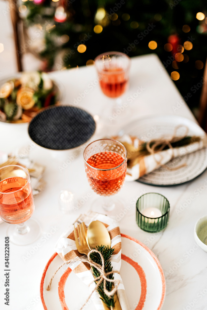 Christmas table decor for a family dinner