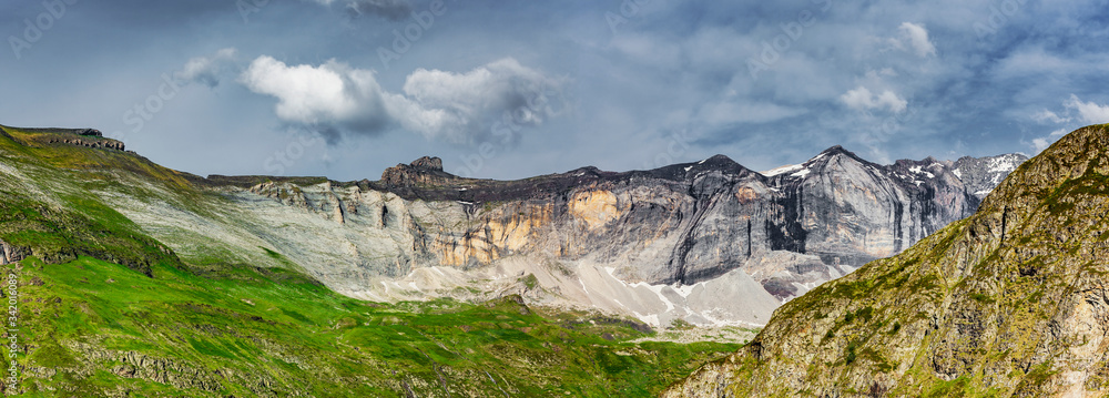 Berglandschaft am Cirque de Troumouse, Nationalpark Pyrenäen