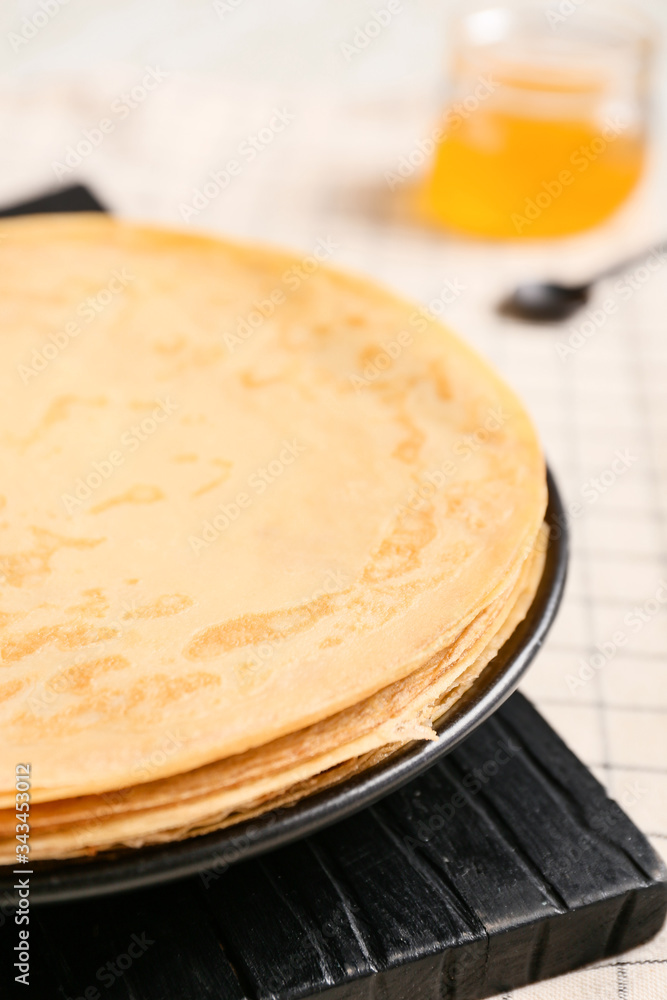 桌上美味的blini，特写