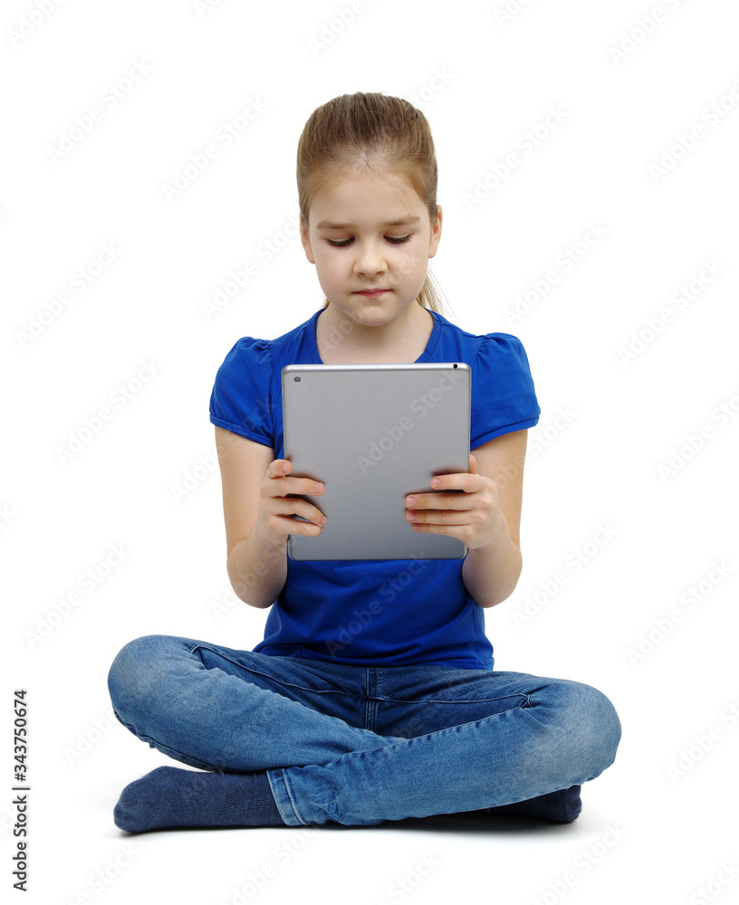  little girl using the tablet