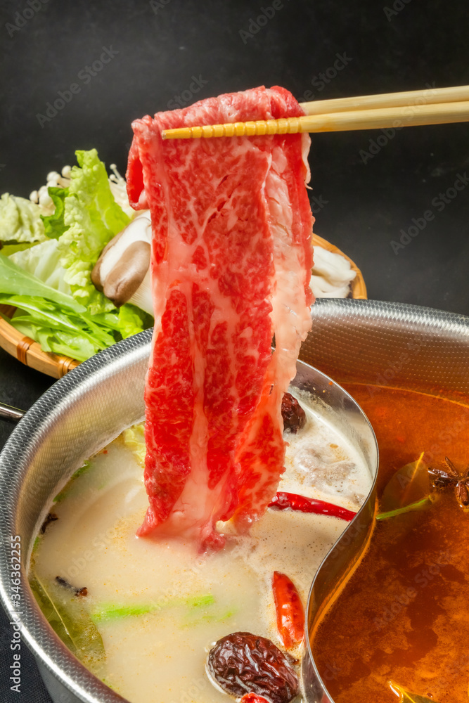 中華火鍋　Chinese hot pot
