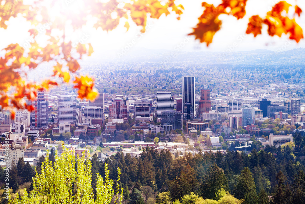 Autumn view panorama of Portland from Pittock Mansion hill, Oregon, USA