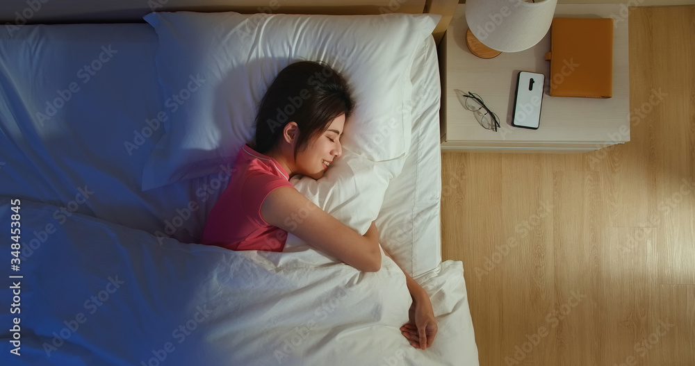 亚洲女性睡眠良好