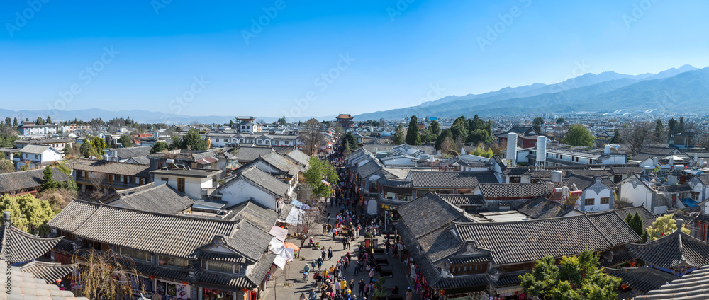 Chinese style building eaves and Diaolianghuadong