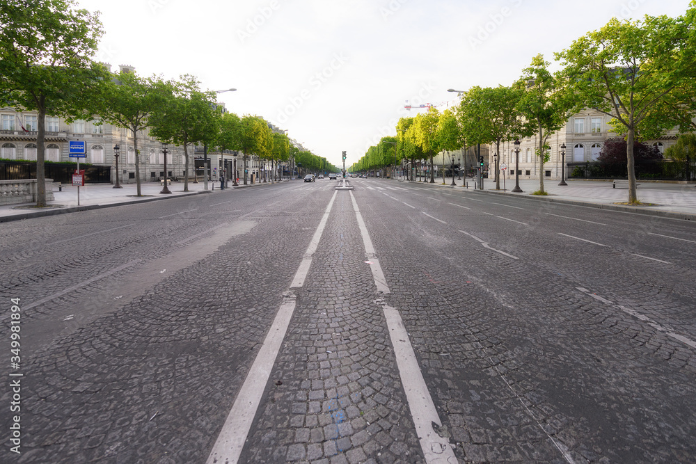 L’avenue des Champs-Élysées