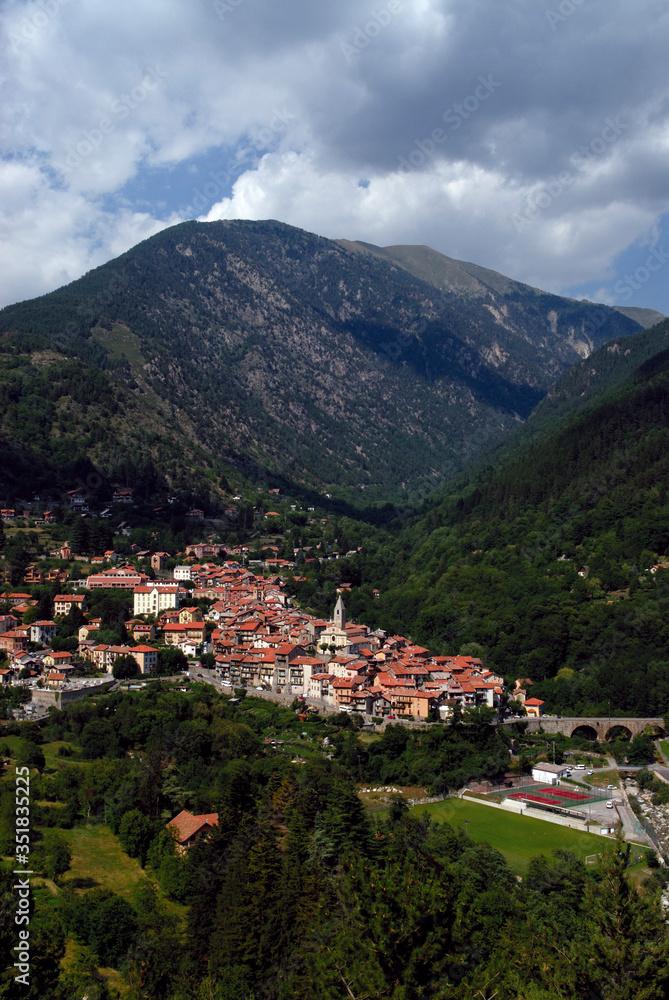 village de Saint Martin Vésubie dans le haut pays niçois dans les Alpes Maritimes en France