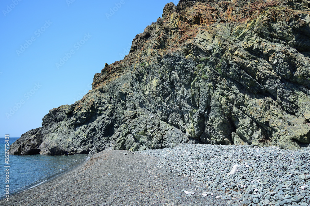 岩石海岸-爱琴海希腊萨莫特拉基岛Kipos海滩的花岗岩侵蚀