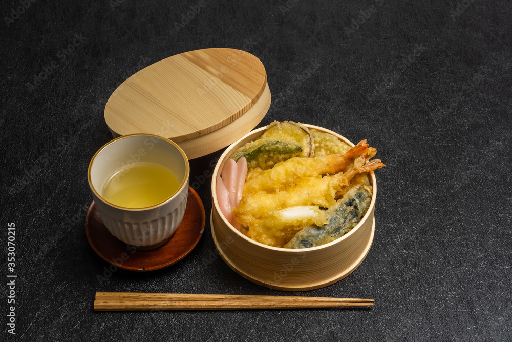 天ぷら弁当　Tendon Japanese fried food) bento 