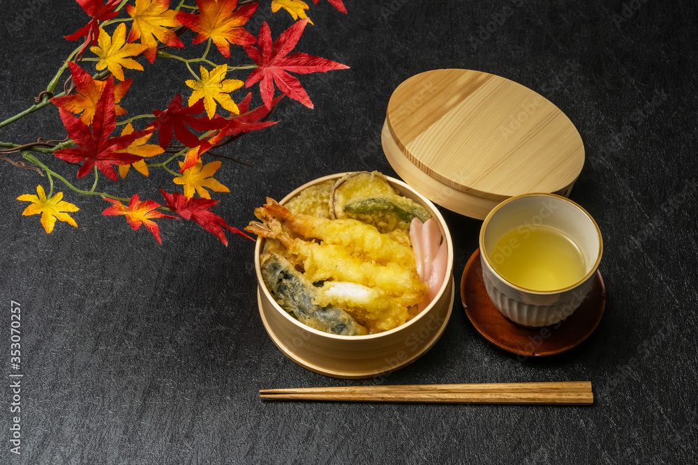 天ぷら弁当　Tendon Japanese fried food) bento 