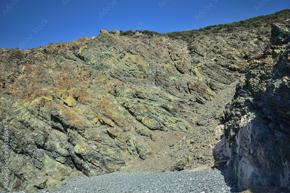 岩石海岸-爱琴海希腊萨莫特拉基岛Kipos海滩的花岗岩侵蚀