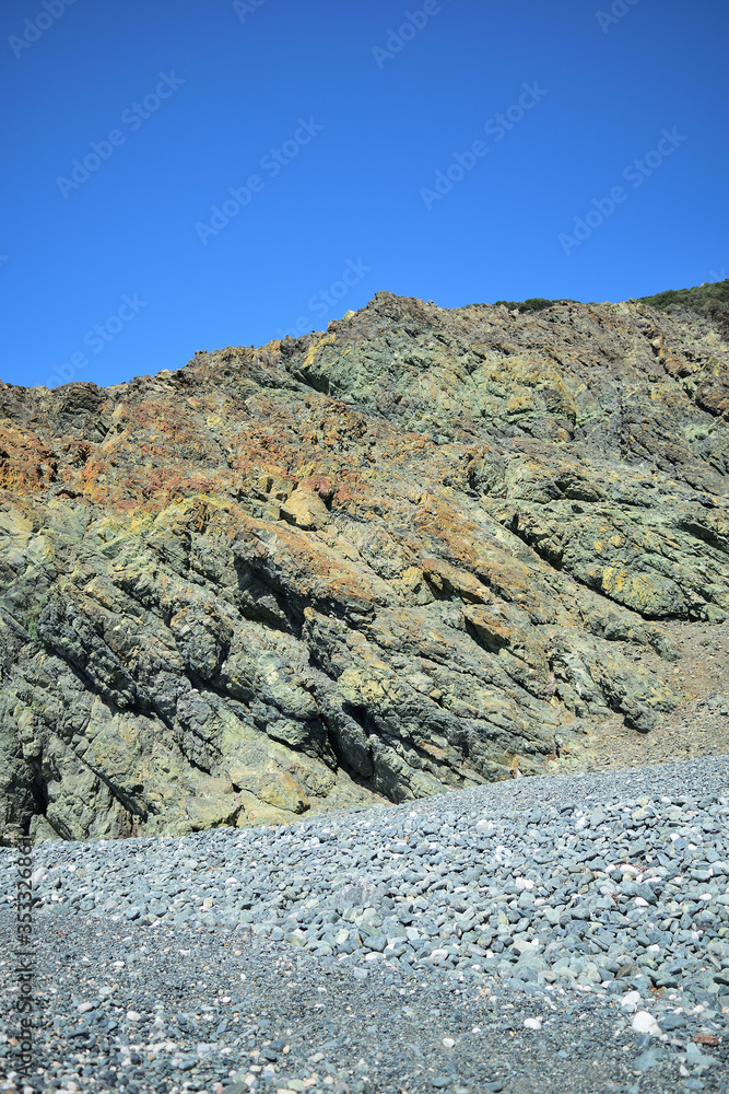 岩石海岸-爱琴海希腊萨莫特拉基岛Kipos海滩的花岗岩侵蚀