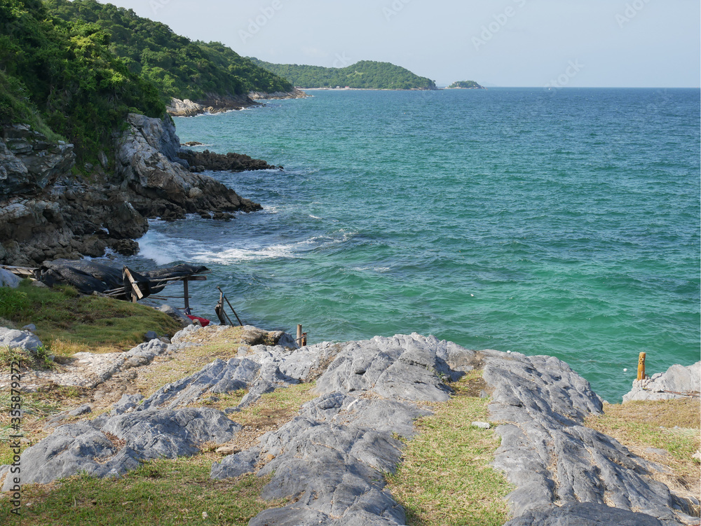 泰国春武里岛泗昌岛的蓝海