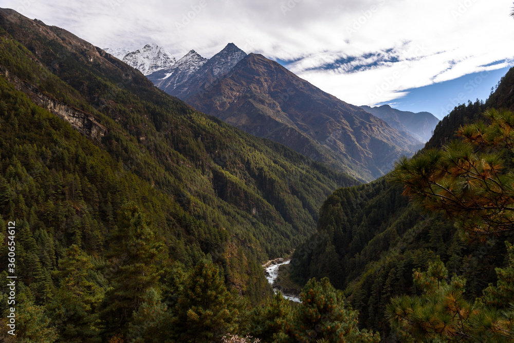 山中山水