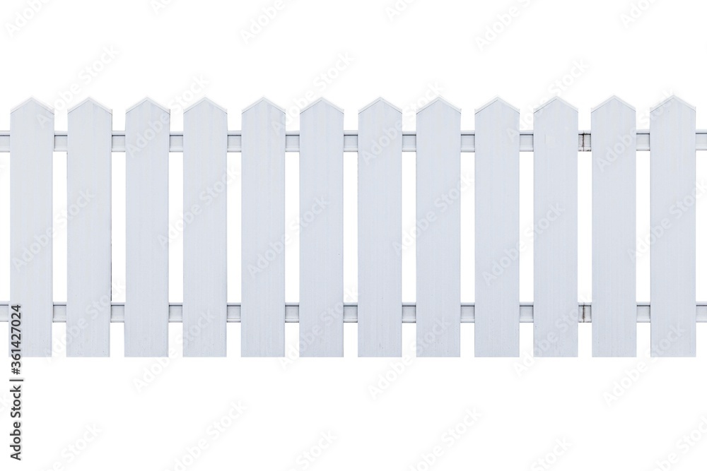 白色背景上隔离的白色木栅栏