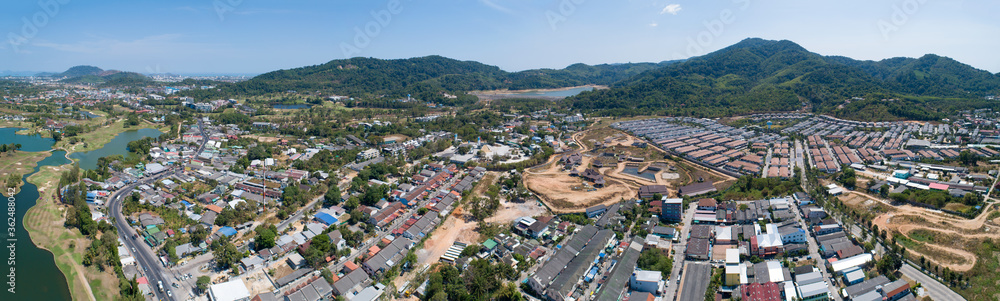 无人机拍摄的泰国普吉岛卡苏区全景。