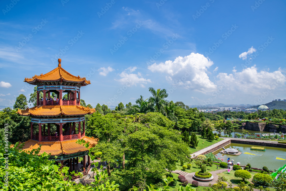 中国广州番禺莲花山公园朝圣亭