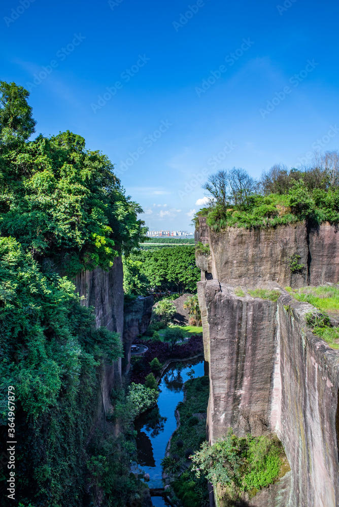 中国广州番禺莲花山公园风光