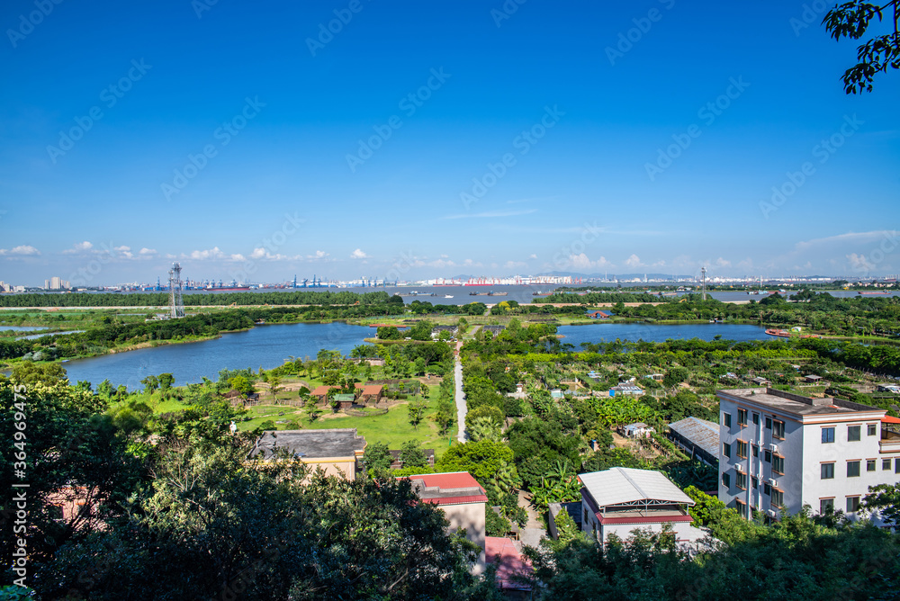 中国广州番禺莲花山公园风光