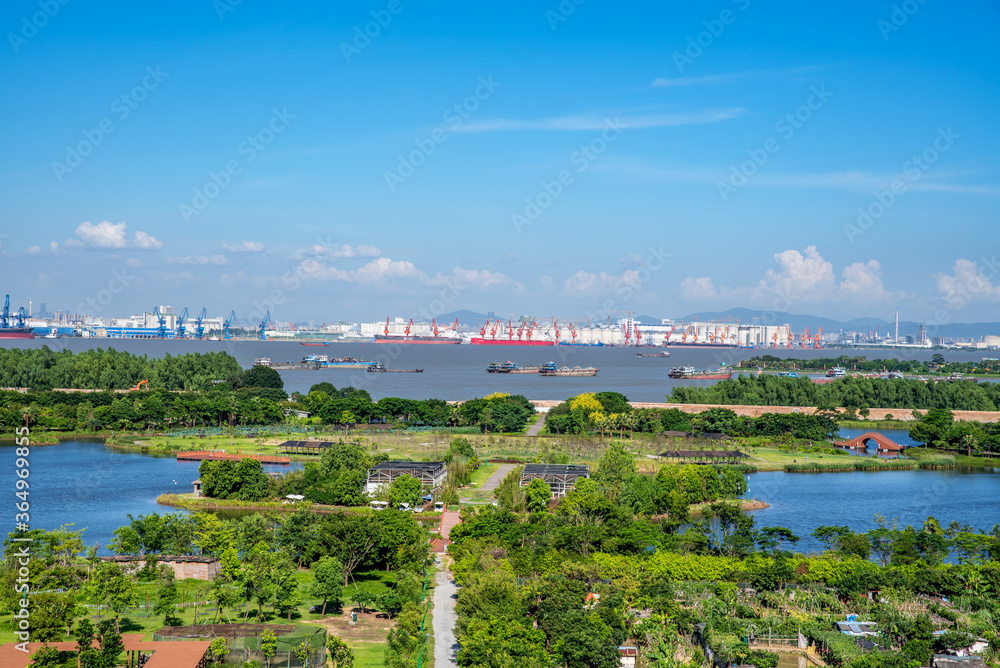 中国广州番禺莲花山公园风光