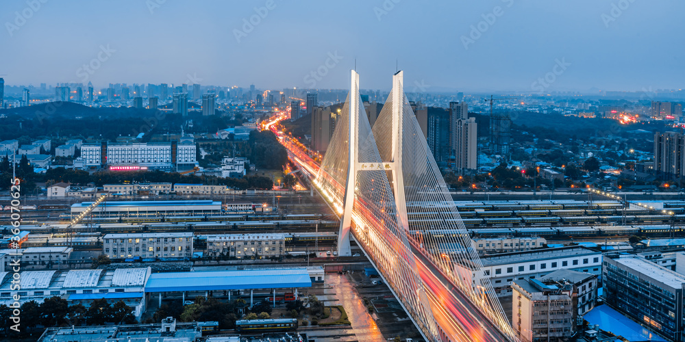 中国江苏省徐州市和平桥夜景