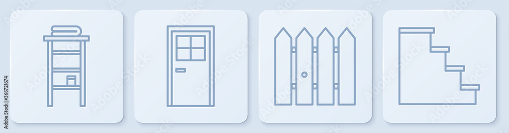 带毛巾架的成套浴室架，木制花园围栏，闭门和楼梯。Whit