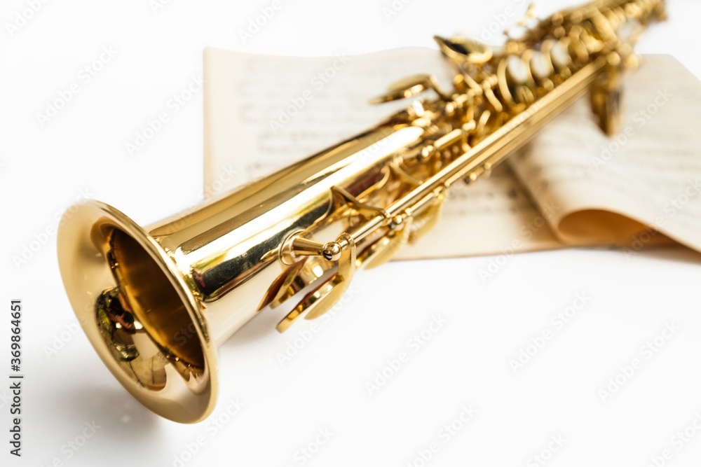 Soprano Saxophone On Music Book特写