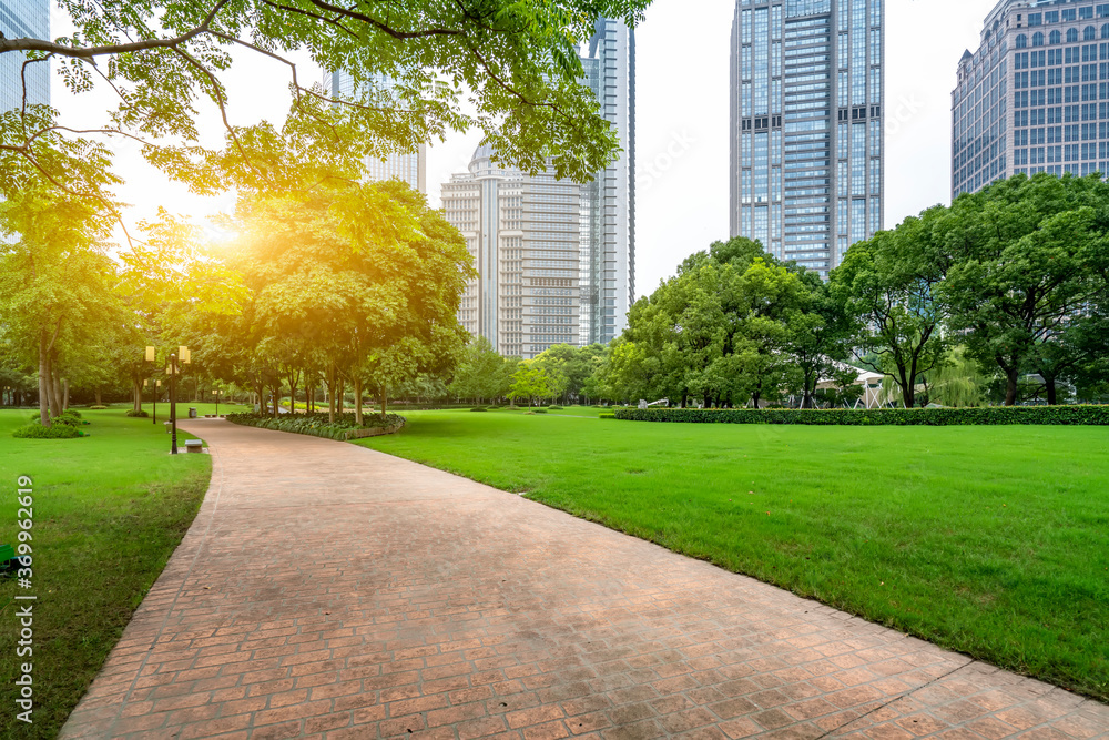 上海金融区广场与城市现代建筑办公楼