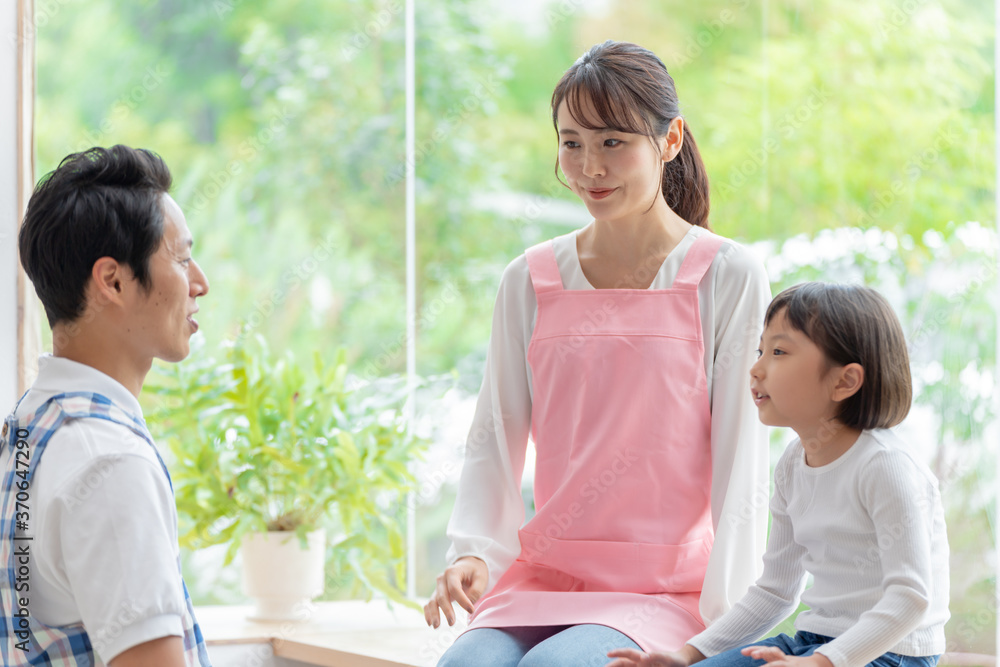 保育園で遊ぶ女の子