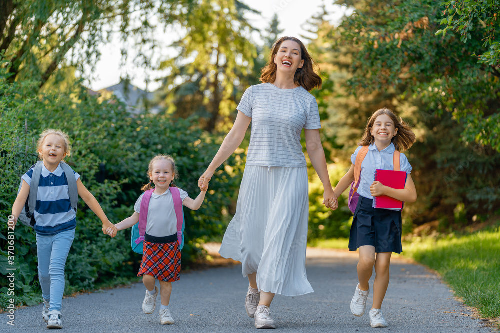 Parent and pupils are going to school