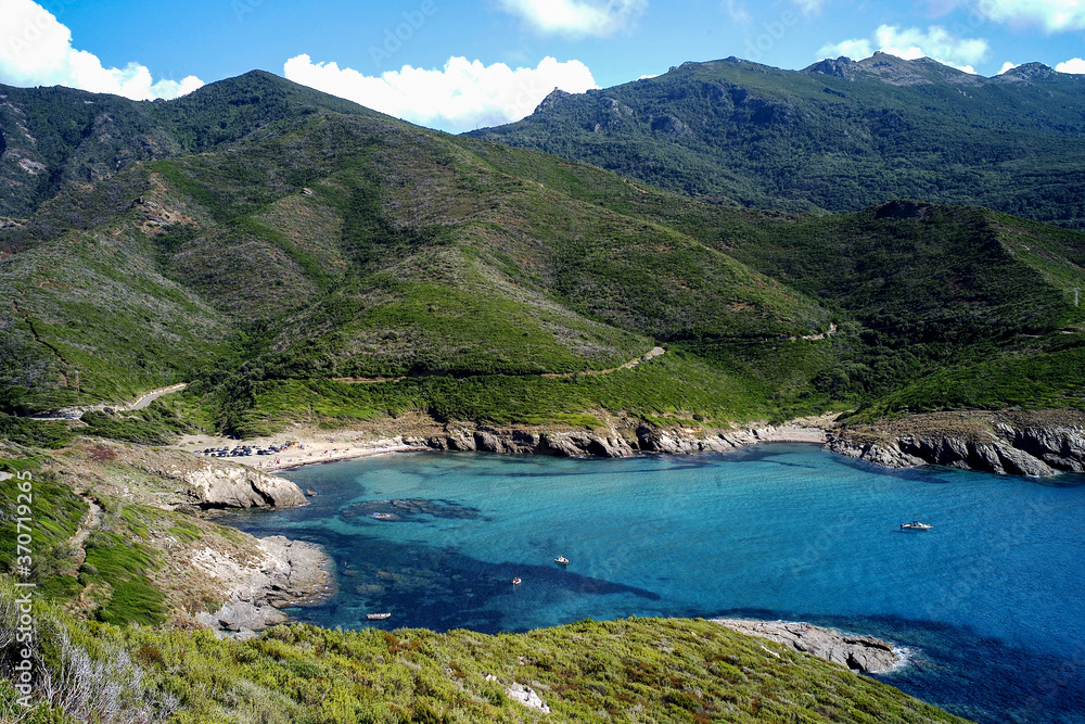 Baie Corse avec montagne et mer