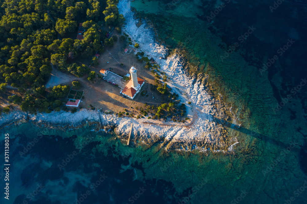 令人惊叹的克罗地亚，壮观的亚得里亚海海岸线，Dugi Otok d岛上的Veli Rat灯塔